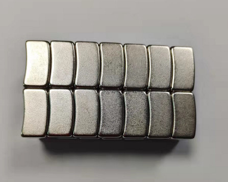 شراء مغناطيس محرك نيوديميوم منحني القوس N48 لمحرك BLDC R52.4 X R41.3 X 25 مم online manufacture