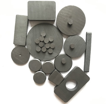 شراء صغير الحجم الفريت السيراميك قرص مغناطيس ل Louderspeaks / السيارات مجسات online manufacture
