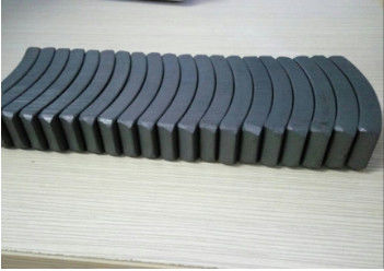 شراء قوية مغناطيس الفريت القوس المغناطيس متكلس المغناطيس الدائم مخصصة online manufacture